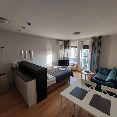 Premier 1 A Blok Apartment *